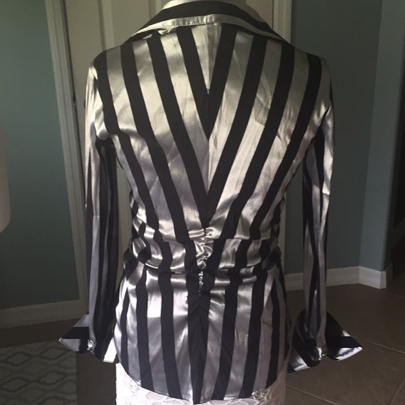 Stunning Joseph ribkoff black and silver top - Picture 5 of 8